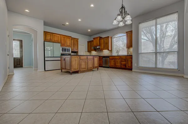 $2,995 | 2785 Lake Forest Drive, Round Rock, TX 78665