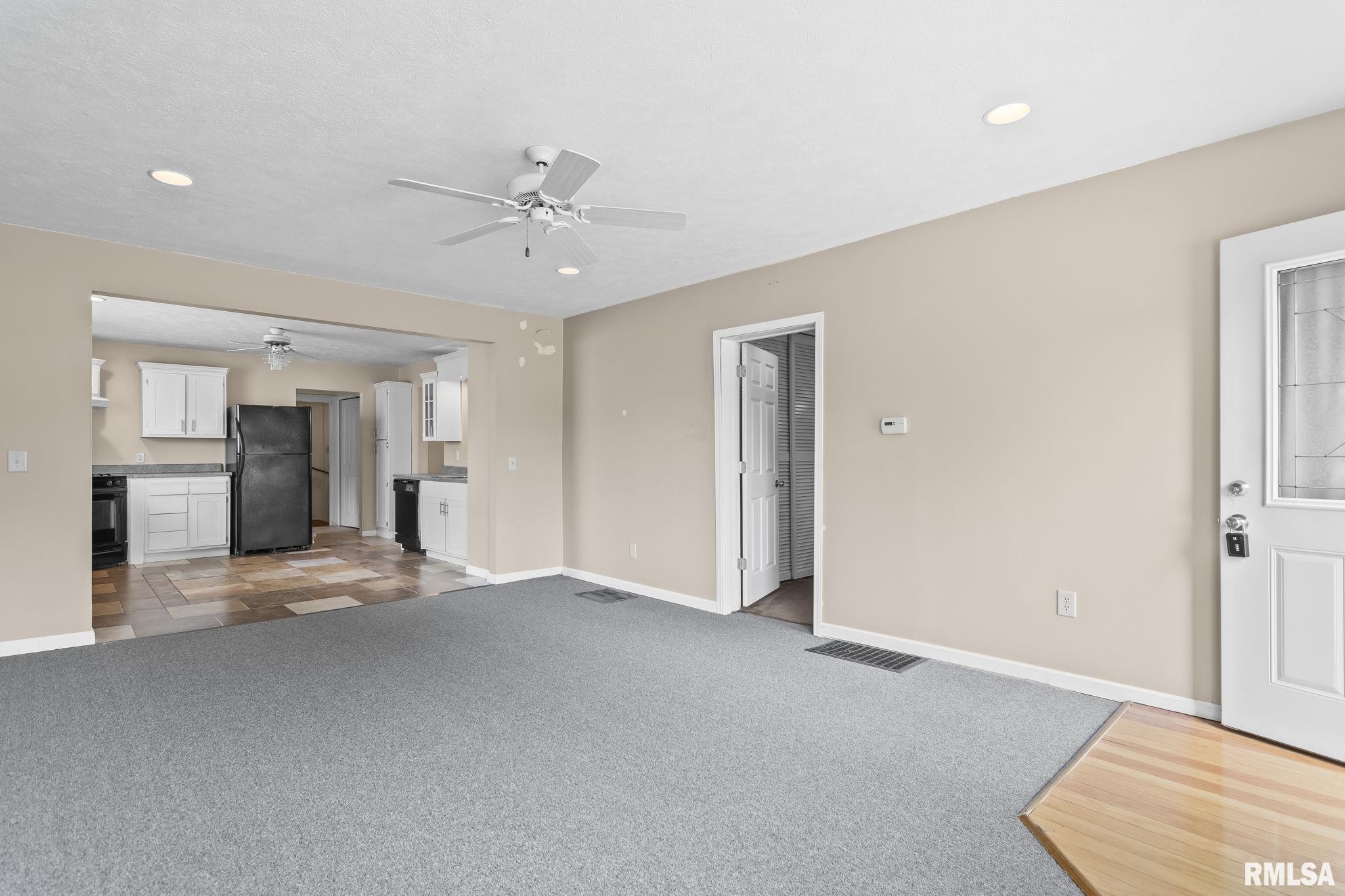 2034 North 9th Street Springfield, IL 62702 - Photo 3 of 34