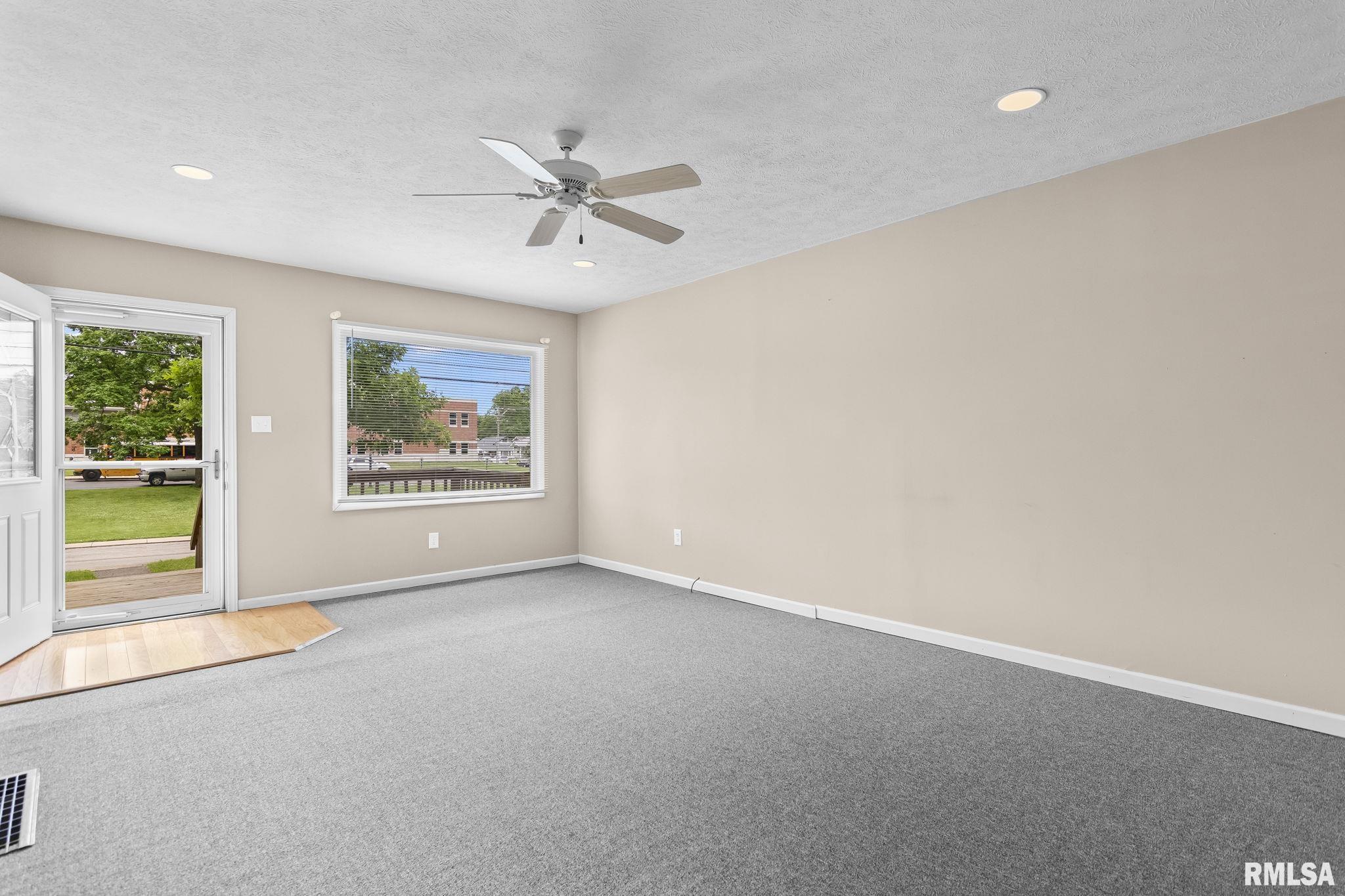 2034 North 9th Street Springfield, IL 62702 - Photo 5 of 34