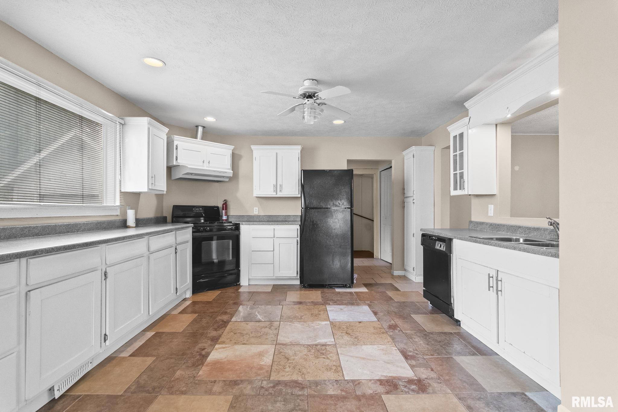 2034 North 9th Street Springfield, IL 62702 - Photo 6 of 34