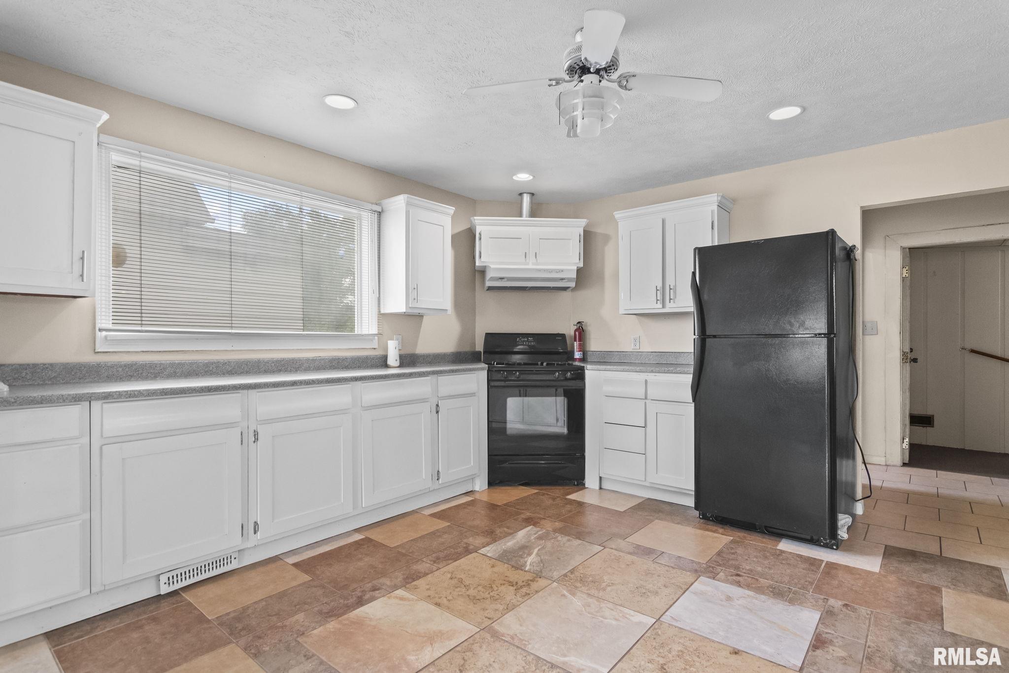 2034 North 9th Street Springfield, IL 62702 - Photo 8 of 34