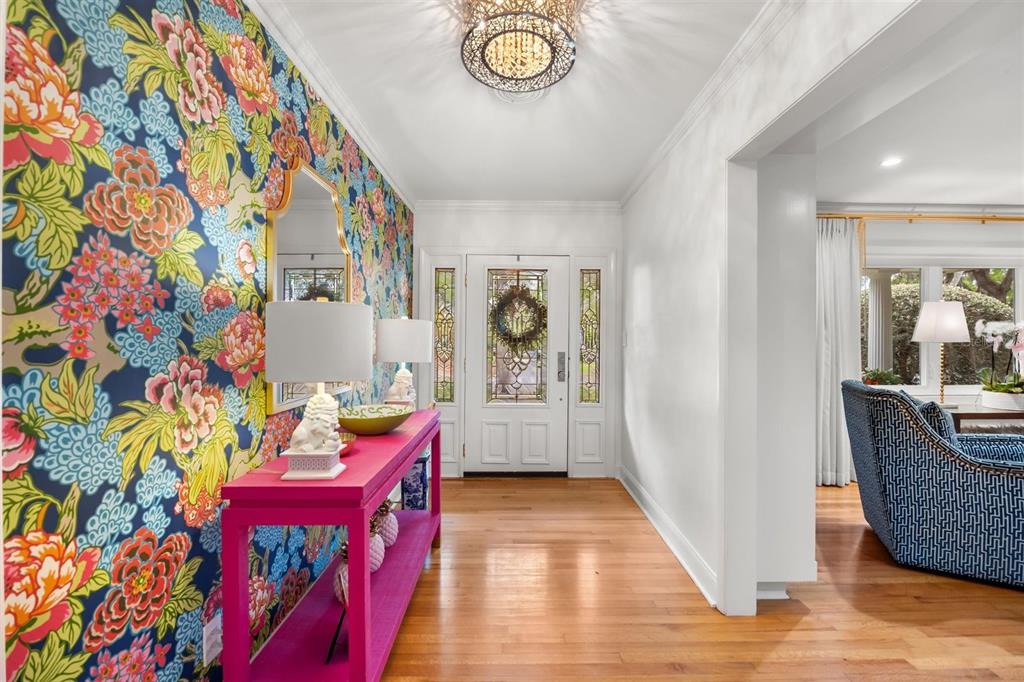 800 Juanita Rael Road Winter Park, FL 32789 - Photo 6 of 36 a living room with furniture and a couch