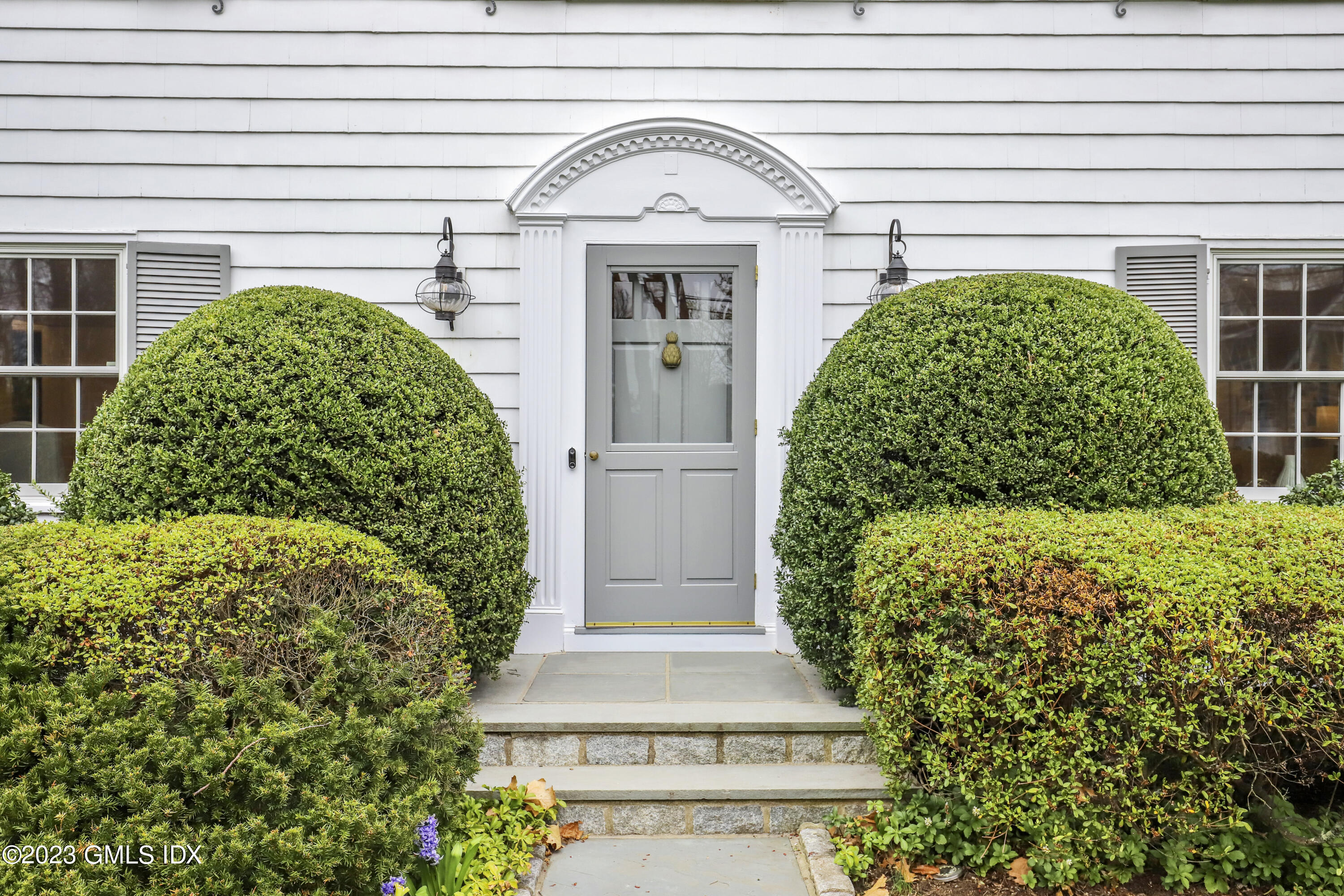 33 Bote Road Greenwich, CT 06830 - Photo 2 of 33 a view of a garden with plants