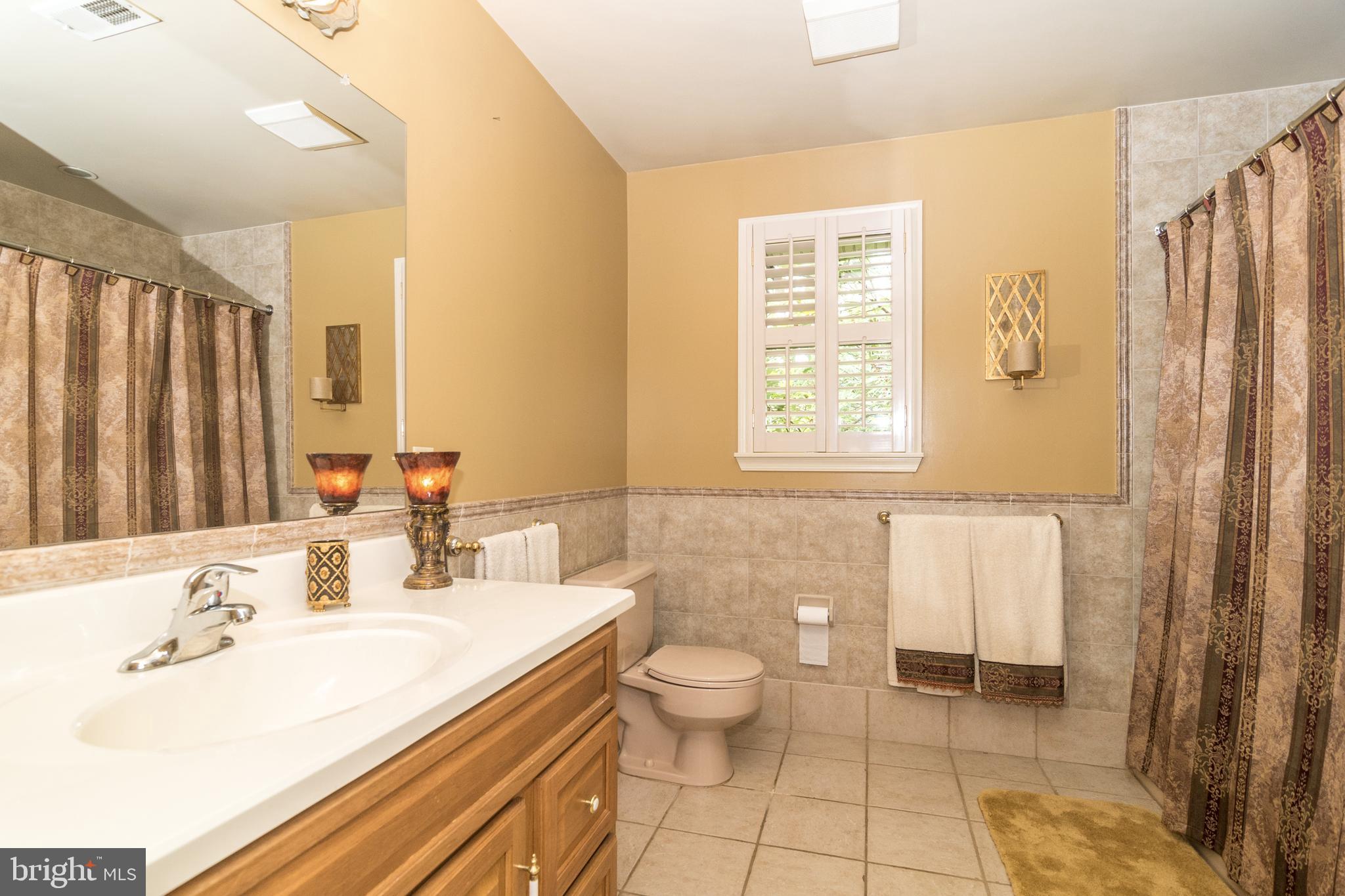 248 Hancock Road North Wales, PA 19454 - Photo 34 of 41 Full Hall Bath