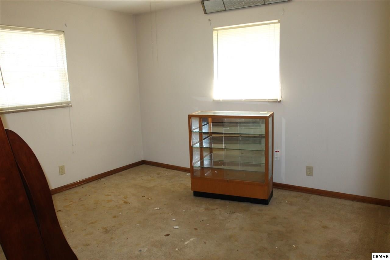 628 East Hendron Chapel Road Knoxville, TN 37920 - Photo 9 of 21 Gallery Image 9