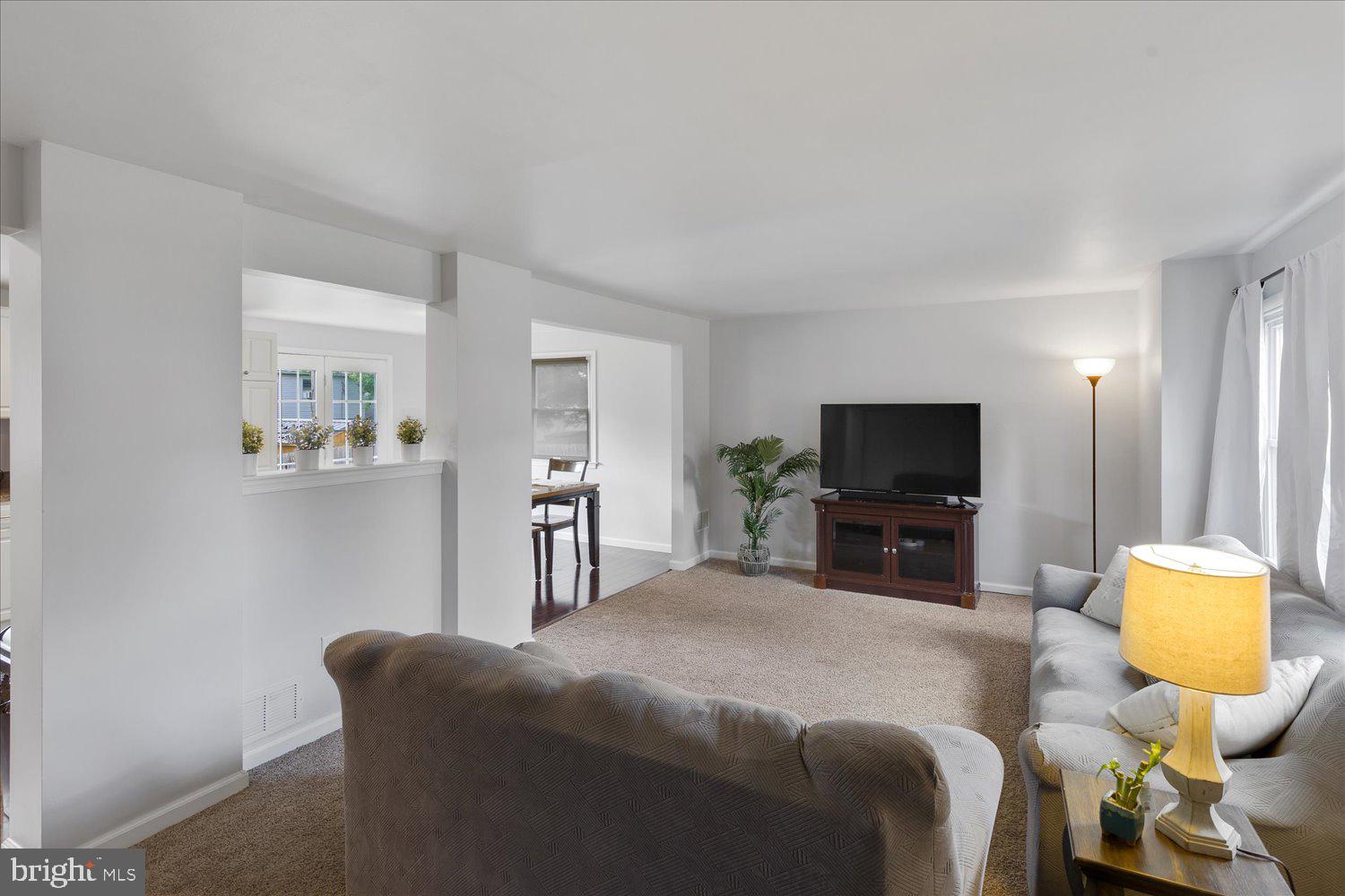 1636 Robert Road Lancaster, PA 17601 - Photo 4 of 34 Gallery Image 4