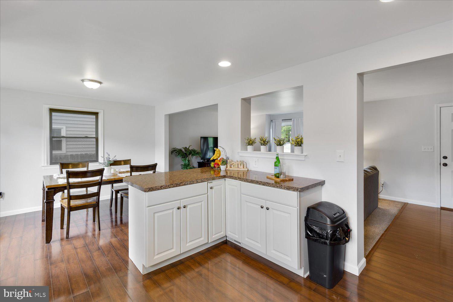 1636 Robert Road Lancaster, PA 17601 - Photo 8 of 34 Gallery Image 8