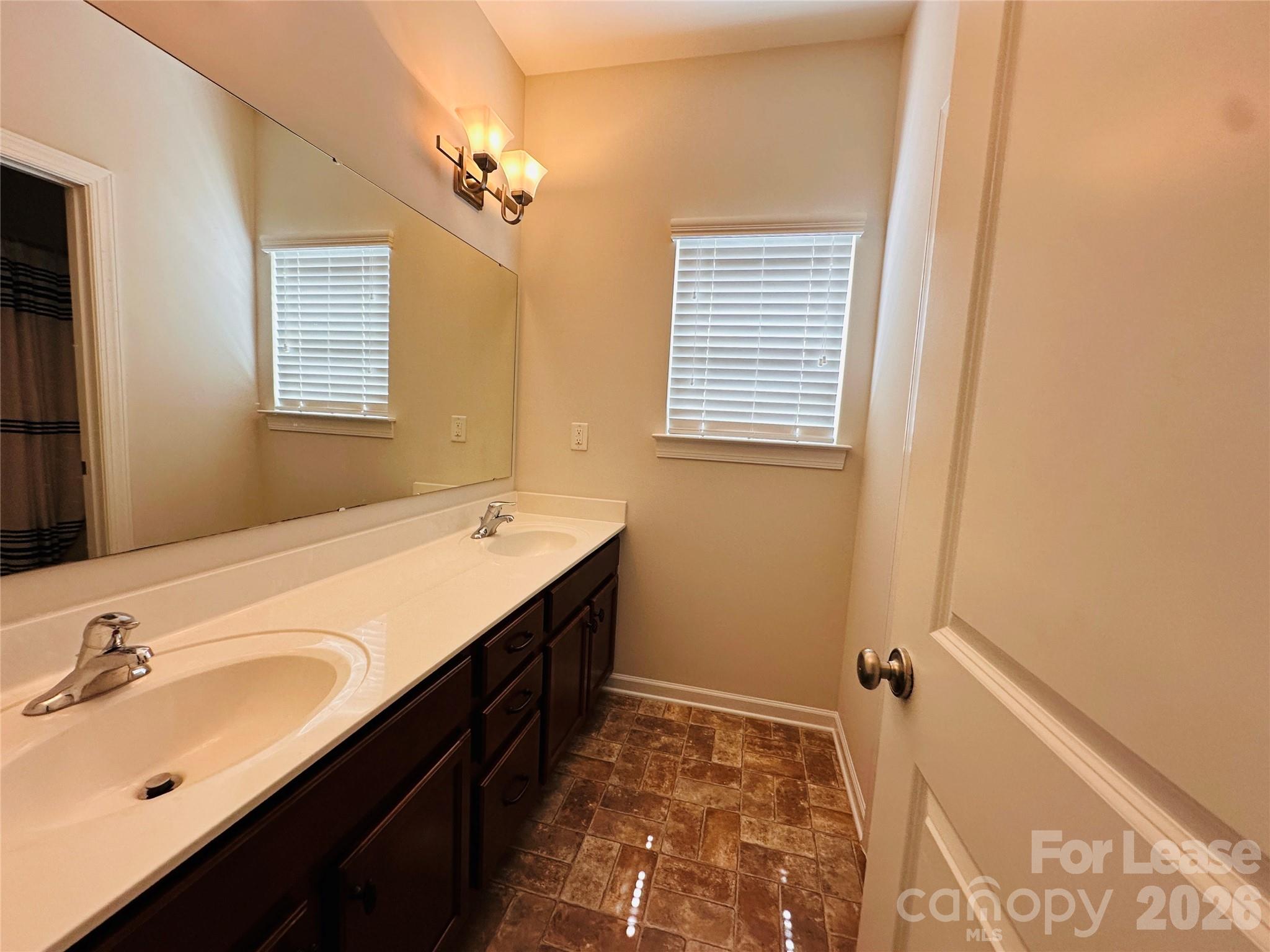 10326 Newbridge Road Charlotte, NC 28278 - Photo 12 of 16 Gallery Image 12