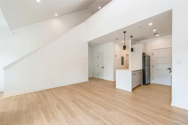 $3,849 | 418 Atlantic Avenue, Unit 206, Oceanside, NY 11572