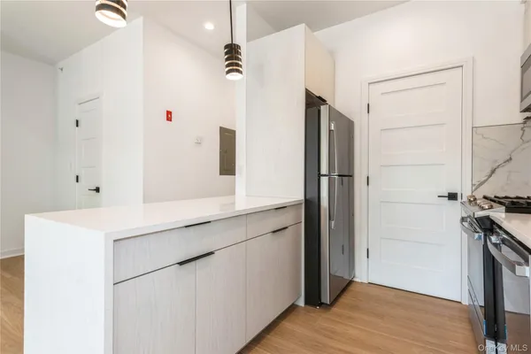 $3,849 | 418 Atlantic Avenue, Unit 206, Oceanside, NY 11572