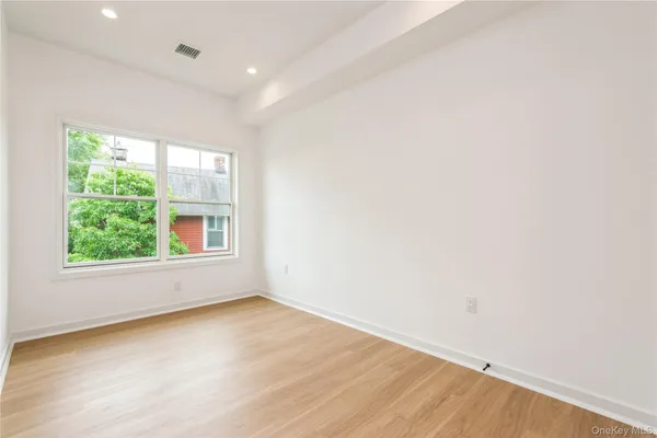 $3,849 | 418 Atlantic Avenue, Unit 206, Oceanside, NY 11572