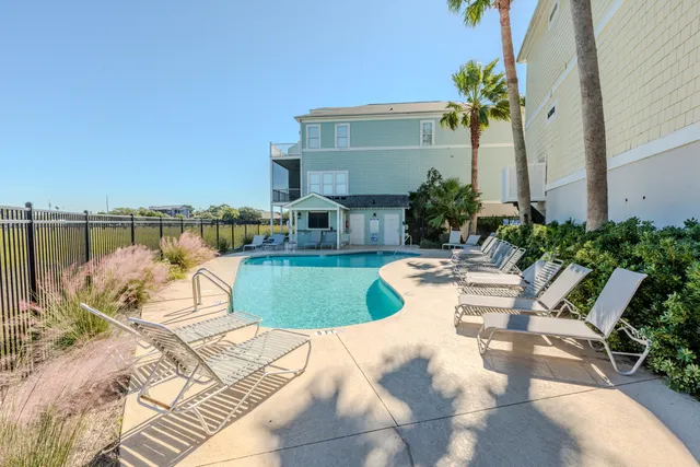 $930,000 | 108 West 2nd Street, Folly Beach, SC 29439