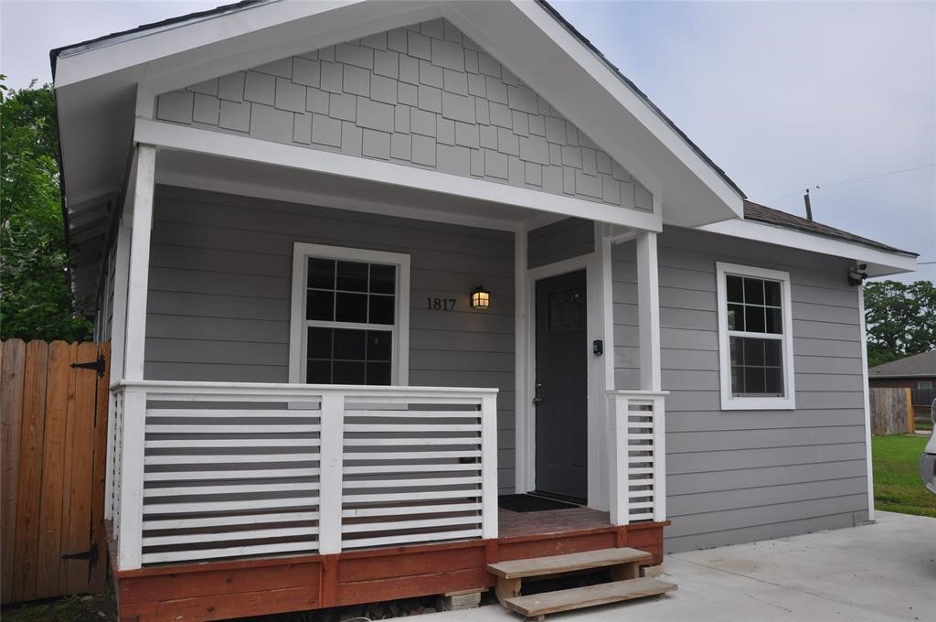 1817 Worms is occupied- 3 bedrooms, 1 bath- 912 sq ft