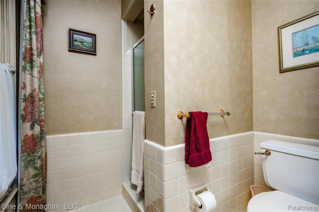 523 Thorntree Road Grosse Pointe Woods, MI 48236 - Photo 27 of 59
