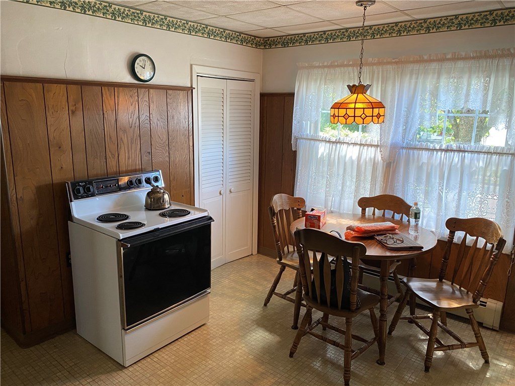 36 Riverfarm Road Cranston, RI 02910 - Photo 13 of 32 Gallery Image 13