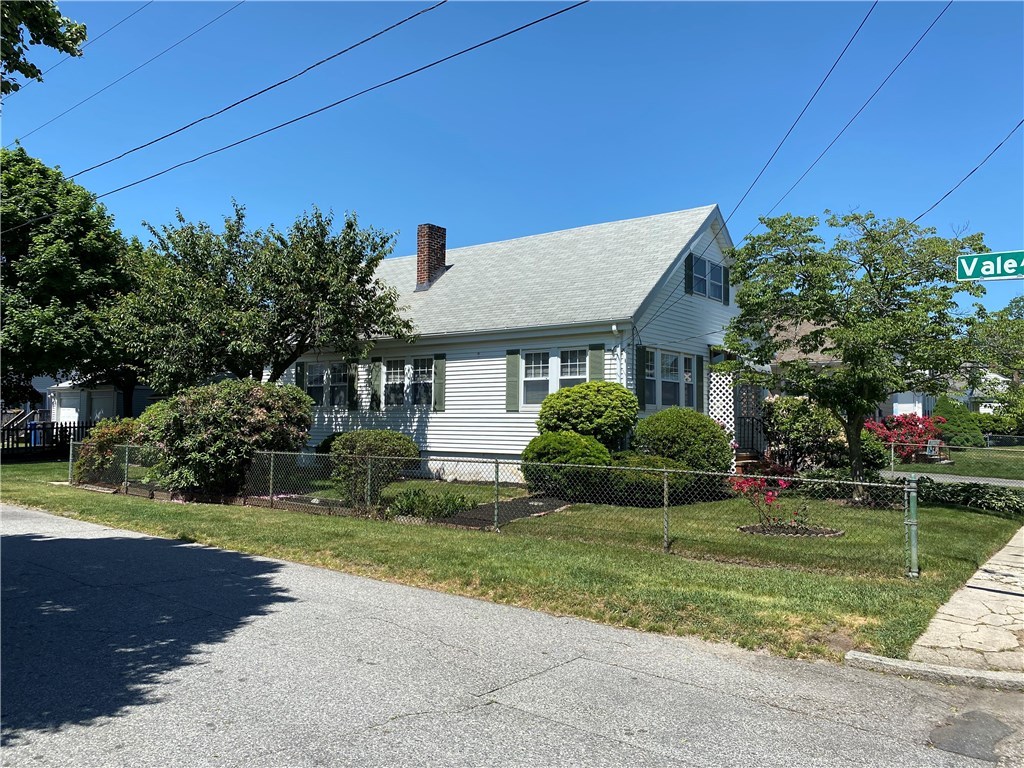 36 Riverfarm Road Cranston, RI 02910 - Photo 2 of 32 Gallery Image 2