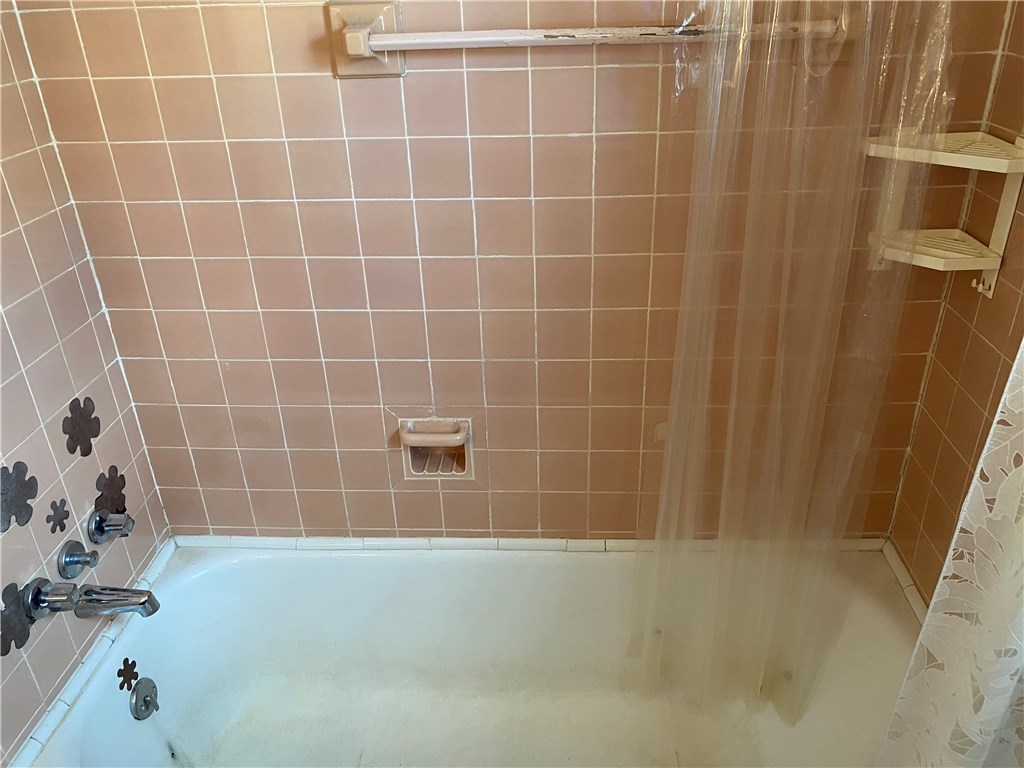 36 Riverfarm Road Cranston, RI 02910 - Photo 24 of 32 Gallery Image 24