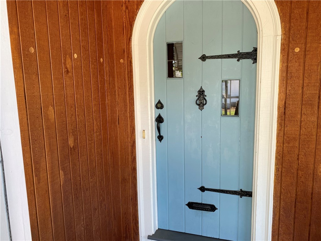 36 Riverfarm Road Cranston, RI 02910 - Photo 5 of 32 Gallery Image 5