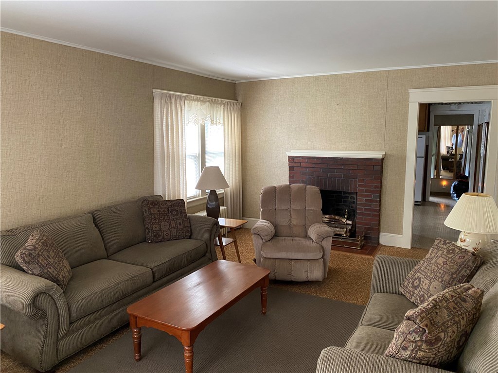 36 Riverfarm Road Cranston, RI 02910 - Photo 7 of 32 Gallery Image 7