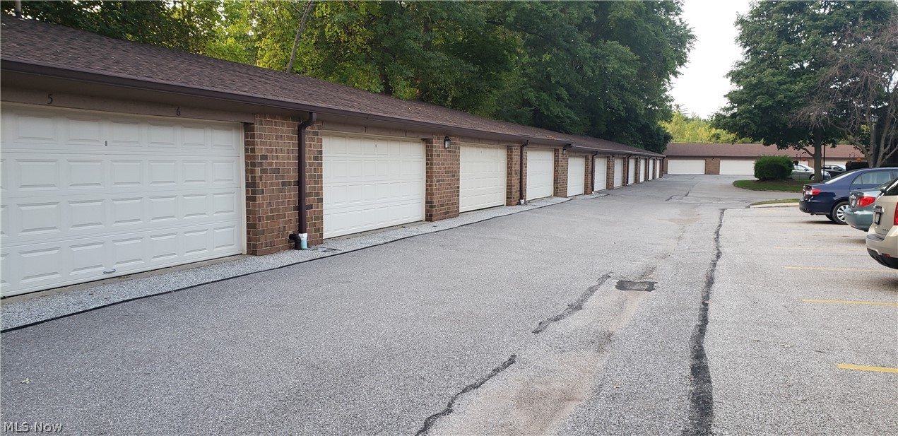 22958 Mastick Road, Unit 102 Cleveland, OH 44126 - Photo 26 of 32 Gallery Image 26