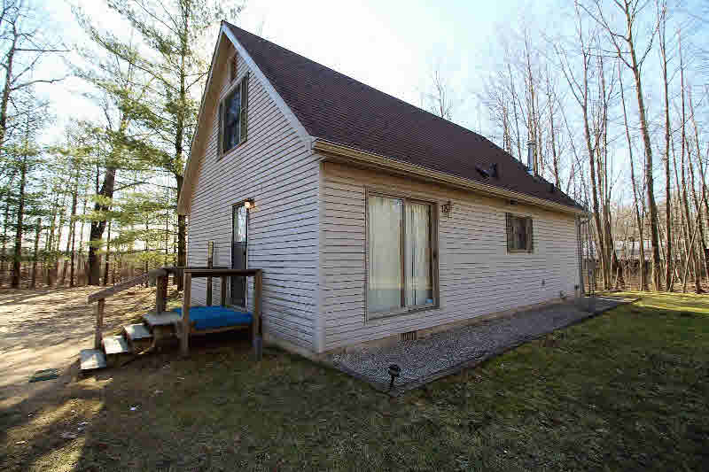 2435 North Carter Road Pinconning, MI 48650 - Photo 2 of 28