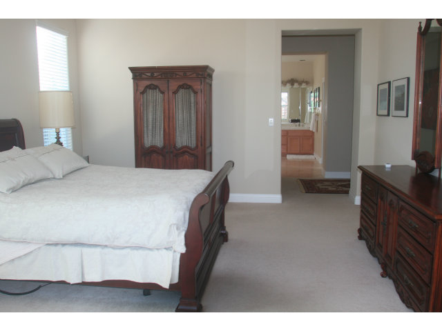 1310 Quail Ridge Way Hollister, CA 95023 - Photo 11 of 23 Gallery Image 11