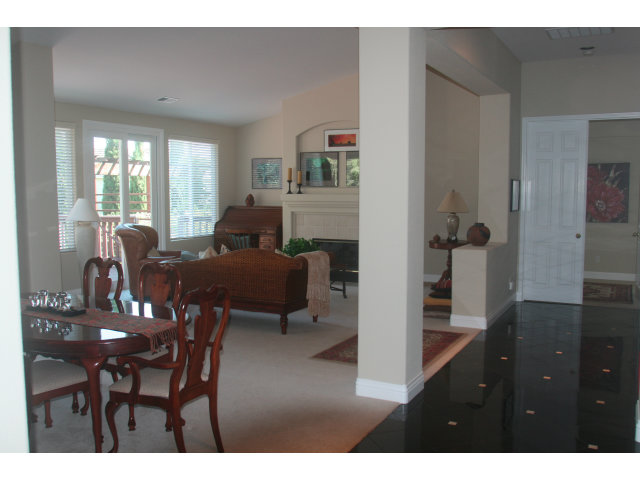 1310 Quail Ridge Way Hollister, CA 95023 - Photo 10 of 23 Gallery Image 10