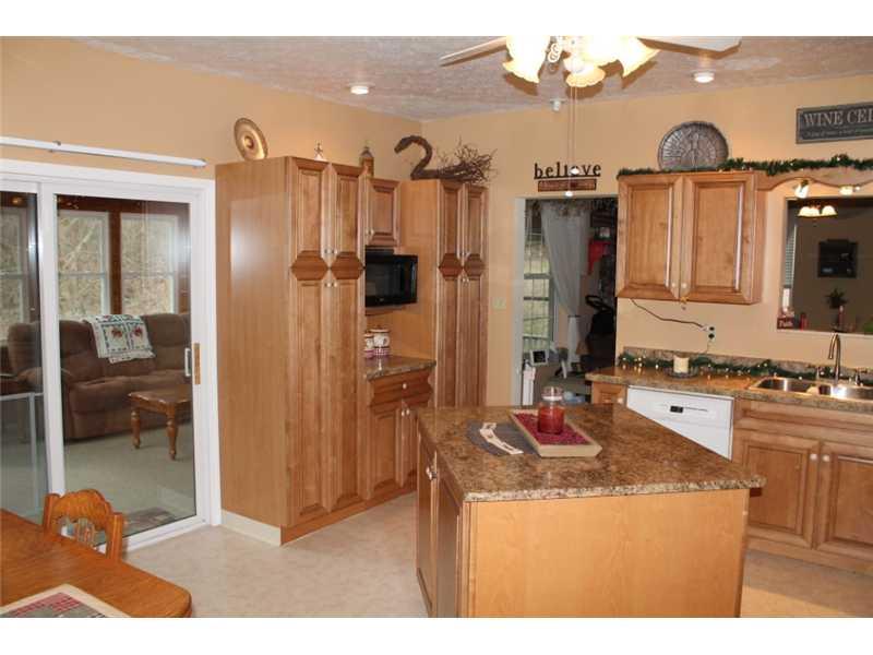178 Arner Road Freeport, PA 16229 - Photo 7 of 25 Kitchen.