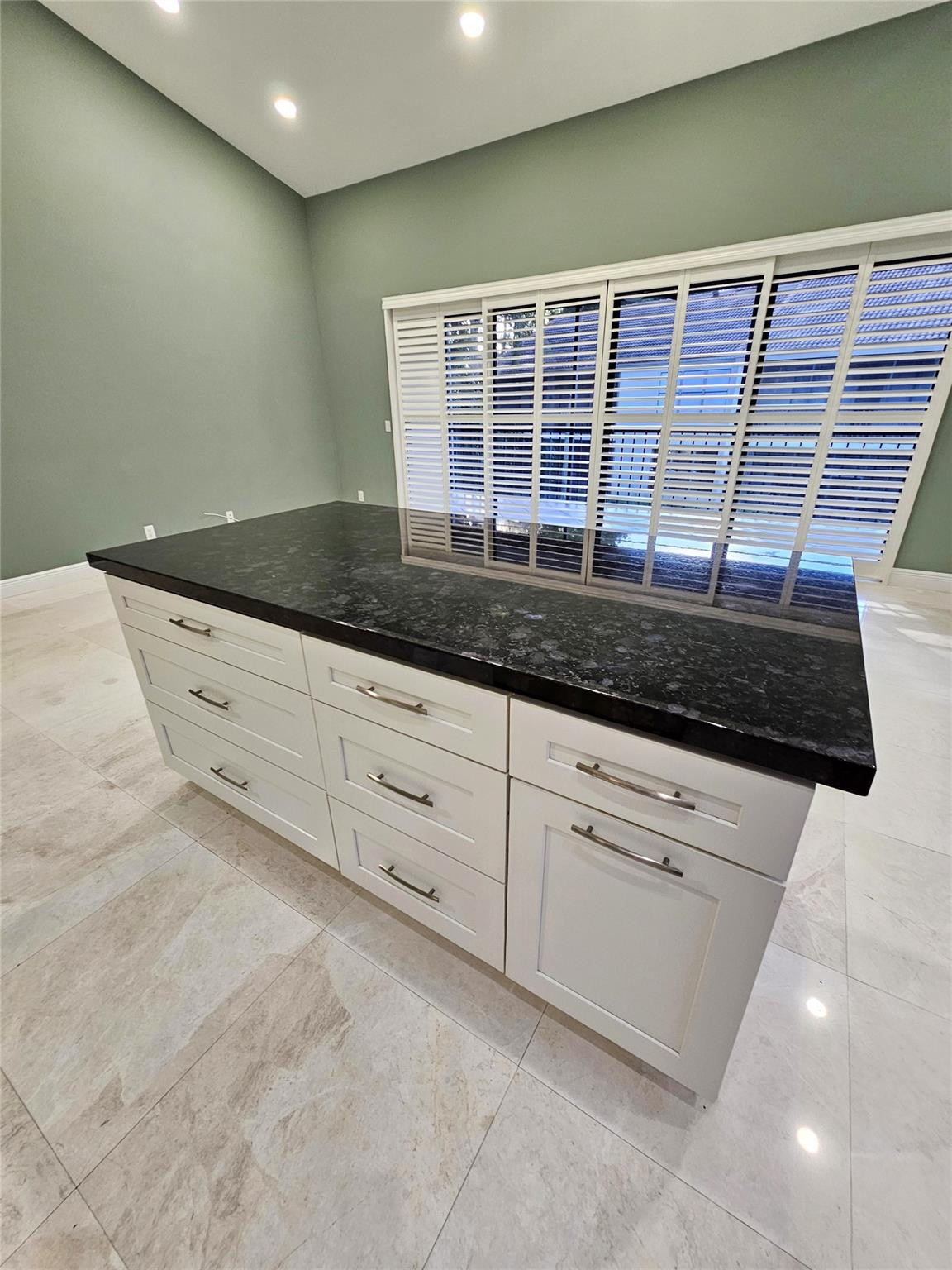 5770 Coach House Circle, Unit F Boca Raton, FL 33486 - Photo 8 of 21 Photo 8