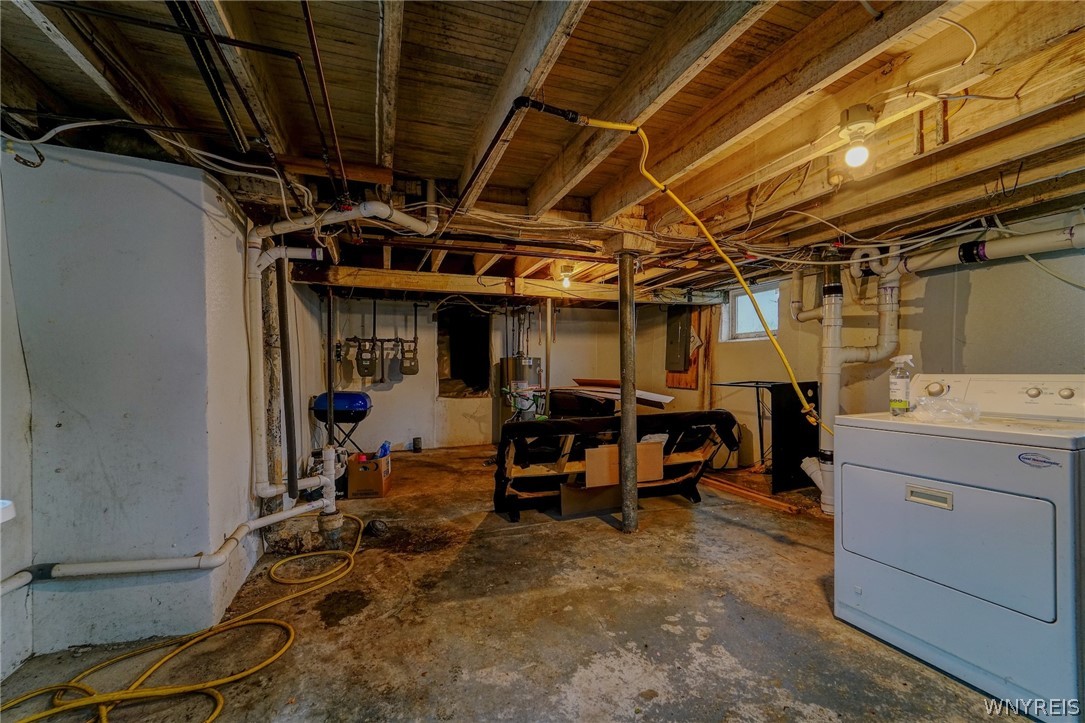 306 Lord Street Dunkirk, NY 14048 - Photo 3 of 12