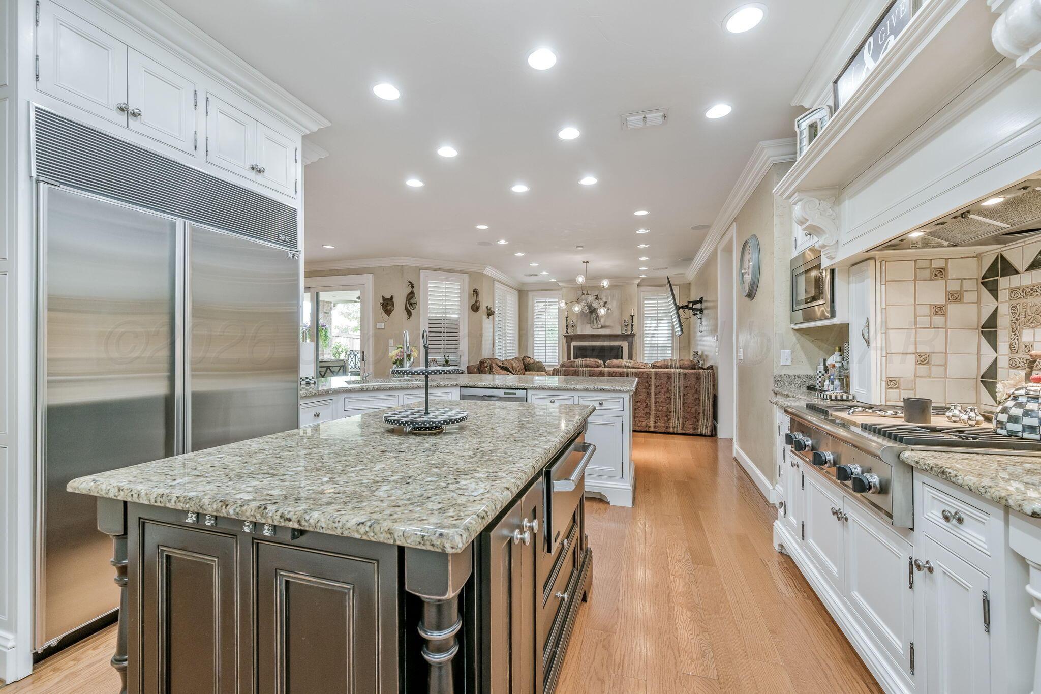 7619 Countryside Drive Amarillo, TX 79119 - Photo 10 of 41 kitchen