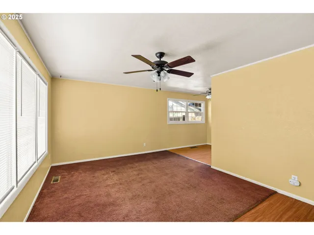 $345,000 | 830 South 7th Street, Cottage Grove, OR 97424