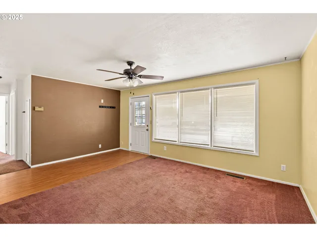 $345,000 | 830 South 7th Street, Cottage Grove, OR 97424