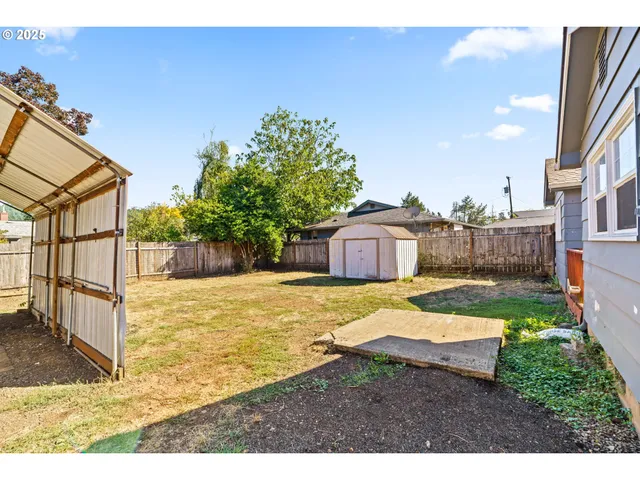 $345,000 | 830 South 7th Street, Cottage Grove, OR 97424