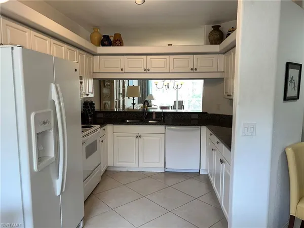 $2,000 | 1240 Sarah Jean Circle, Unit M102, Naples, FL 34110