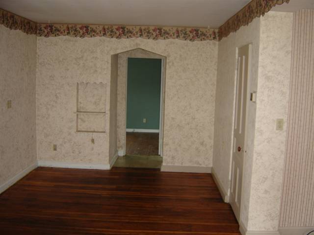 179 South Bailey Street Romeo, MI 48065 - Photo 9 of 10 31053866-8.JPG