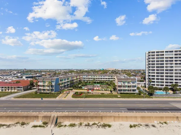 $1,740 | 7820 Seawall Boulevard, Unit 118, Galveston, TX 77551