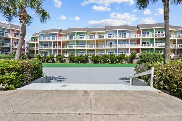 $1,740 | 7820 Seawall Boulevard, Unit 118, Galveston, TX 77551