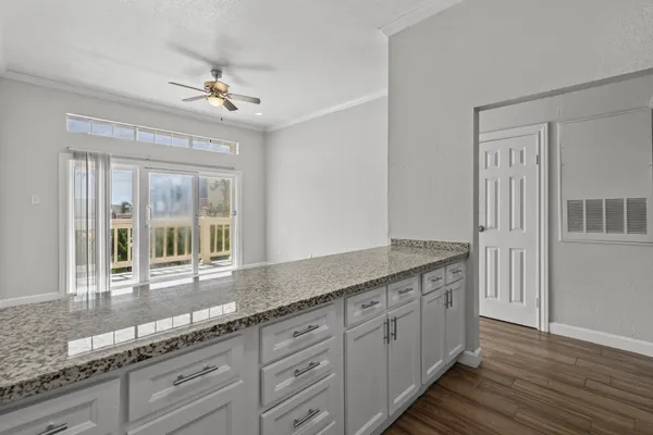 $1,740 | 7820 Seawall Boulevard, Unit 118, Galveston, TX 77551