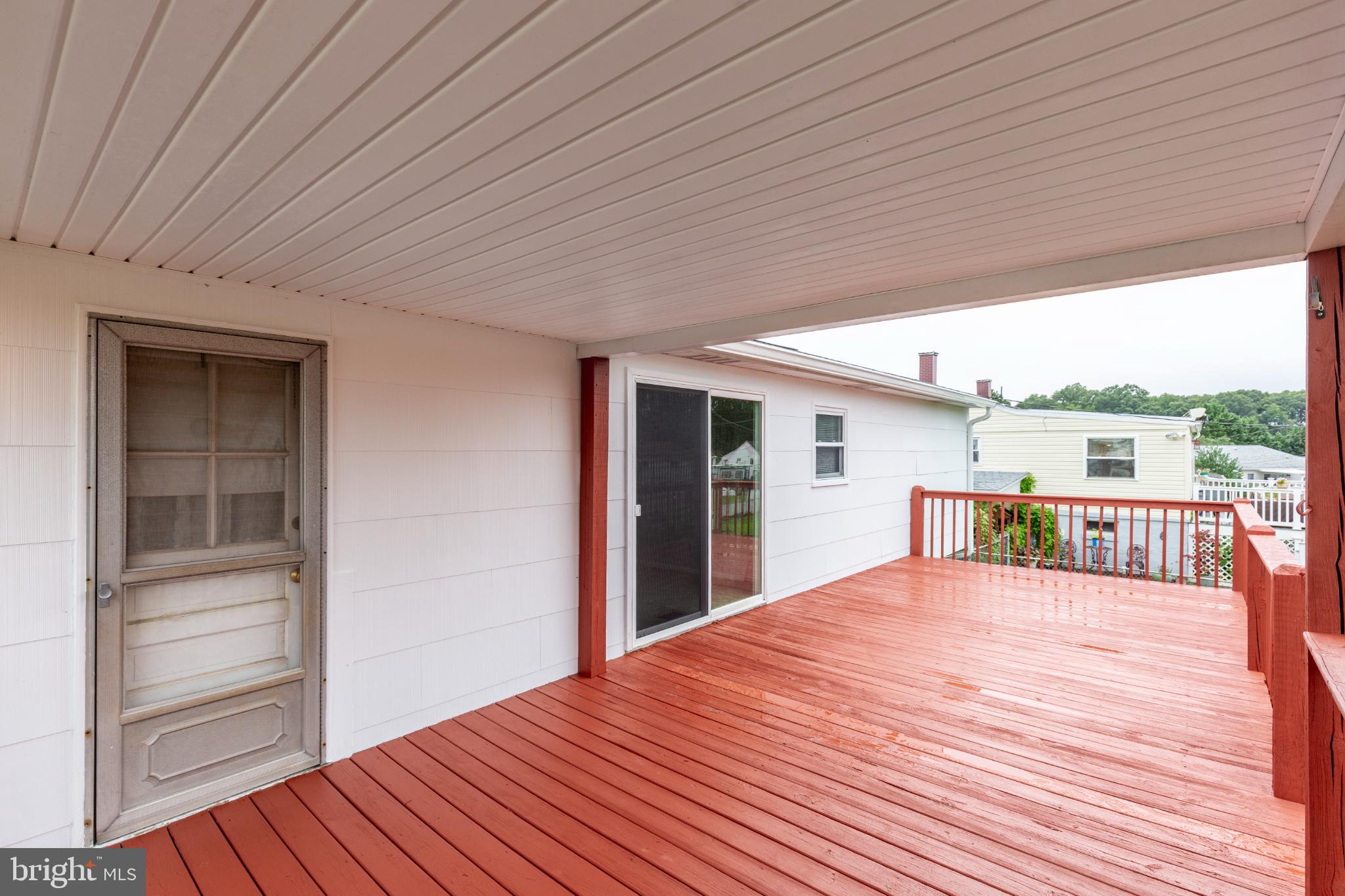 520 Crisfield Road Baltimore, MD 21220 - Photo 7 of 27 a view of a house with wooden floor