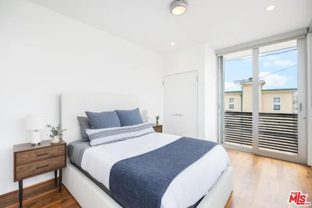 $3,650,000 | 17 North Venice Boulevard, Venice, CA 90291