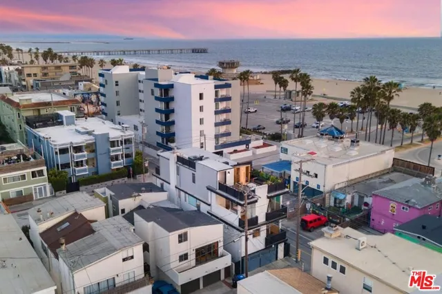 $3,650,000 | 17 North Venice Boulevard, Venice, CA 90291