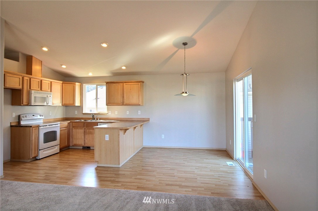 19006 4th Avenue Southeast Bothell, WA 98012 - Photo 4 of 14