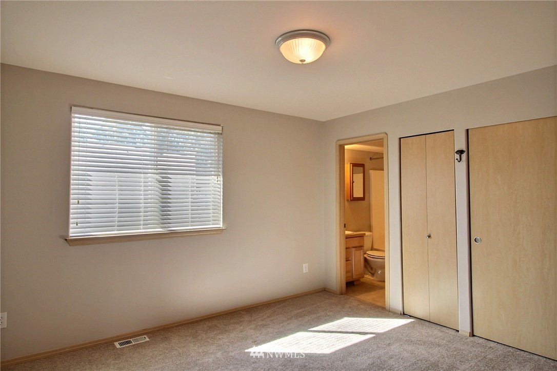19006 4th Avenue Southeast Bothell, WA 98012 - Photo 5 of 14