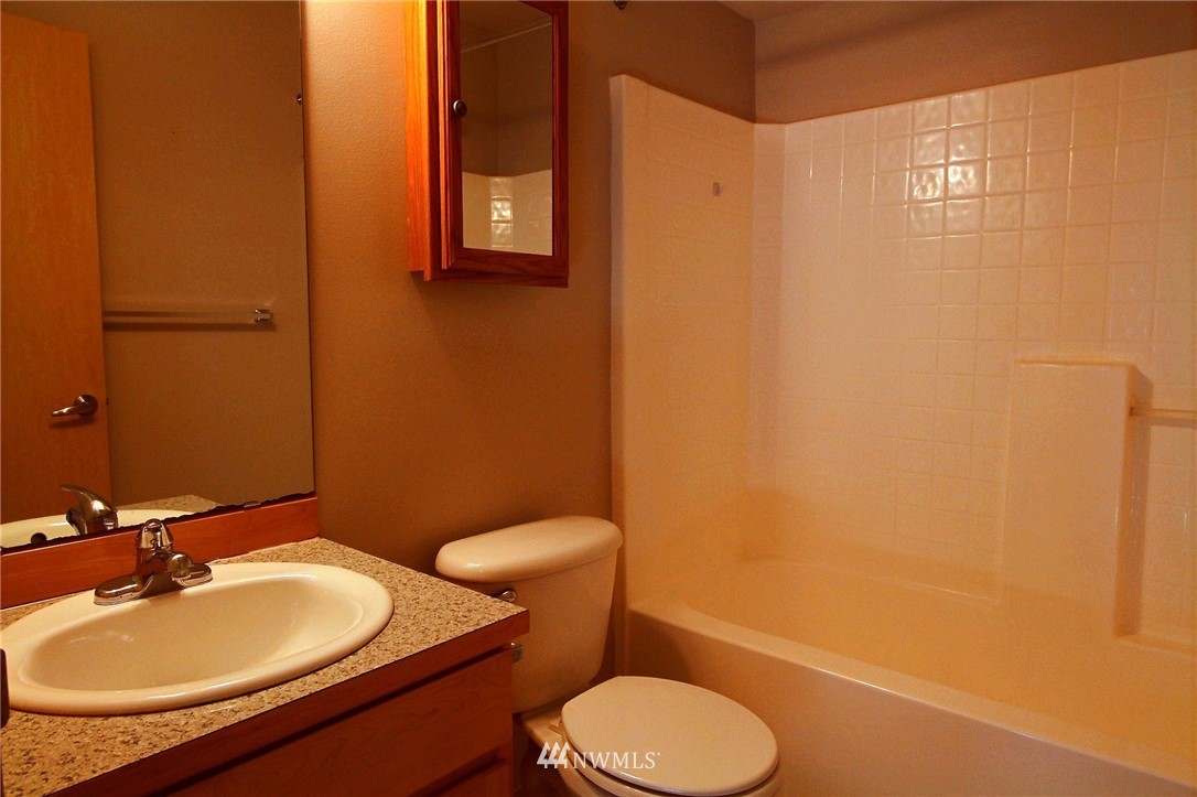 19006 4th Avenue Southeast Bothell, WA 98012 - Photo 7 of 14