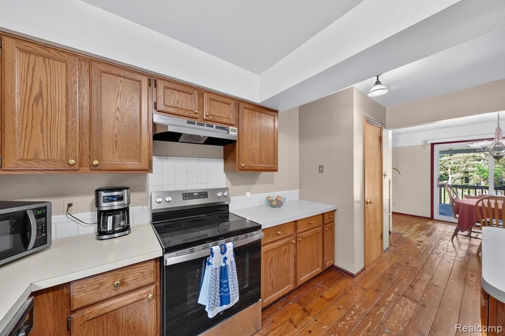 4430 Center Road Flint, MI 48506 - Photo 12 of 49