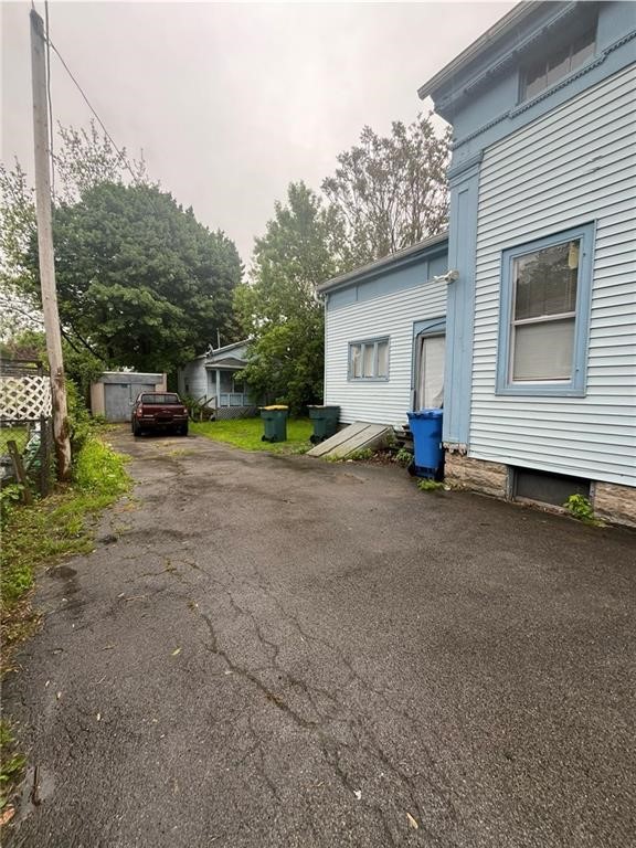 204 Fairgate Street Rochester, NY 14606 - Photo 4 of 35 Front Building (side view)