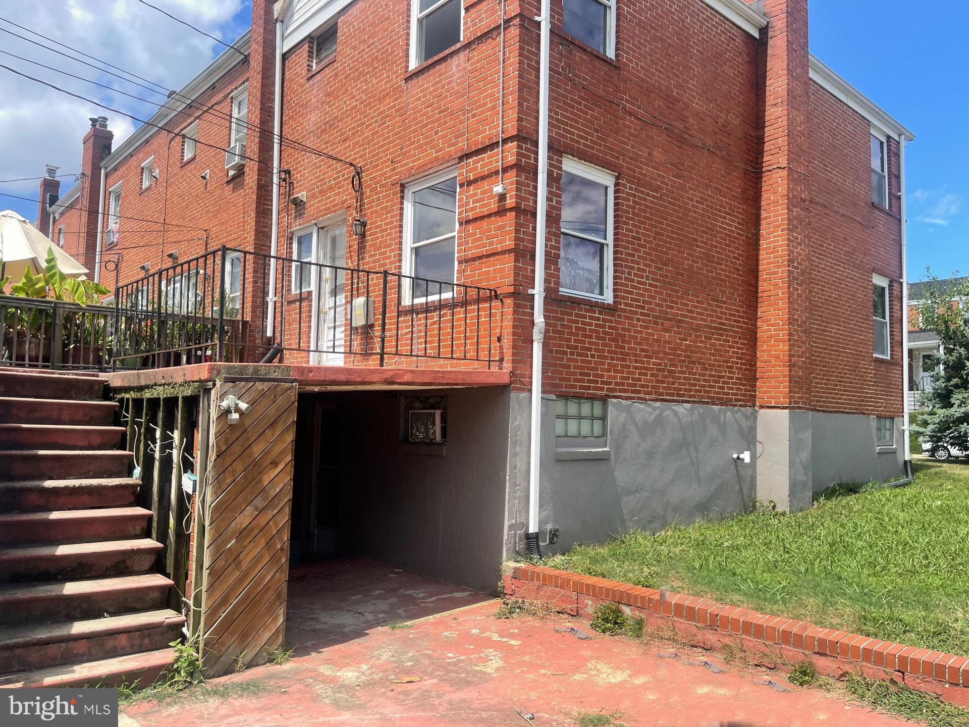 7441 Berkshire Road Baltimore, MD 21224 - Photo 5 of 22 Rear