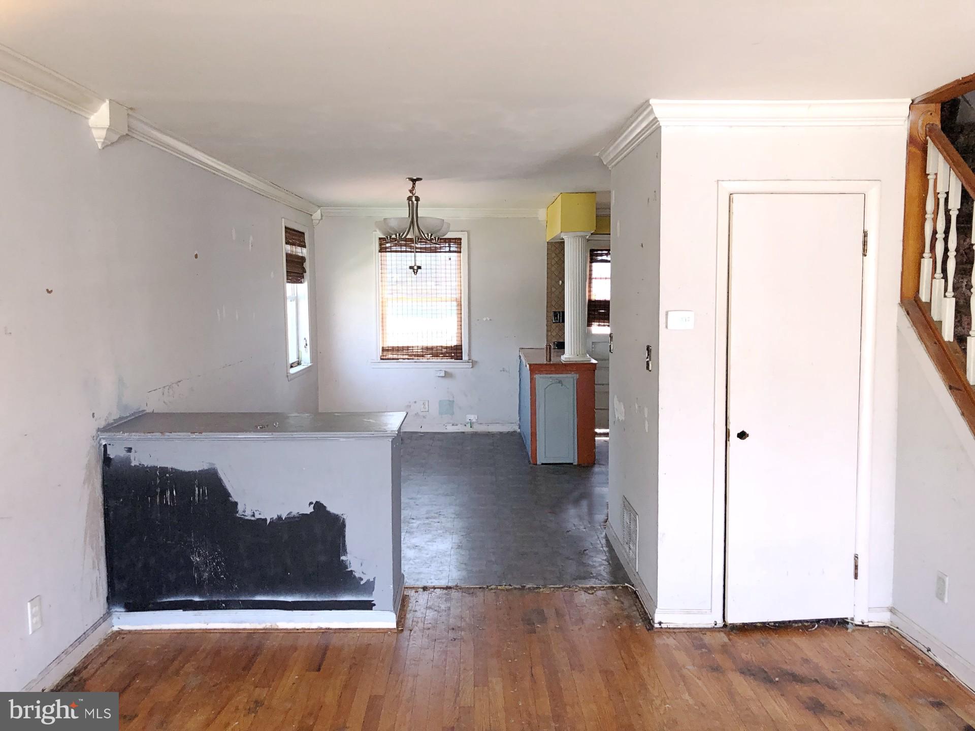 7441 Berkshire Road Baltimore, MD 21224 - Photo 8 of 22 Interior