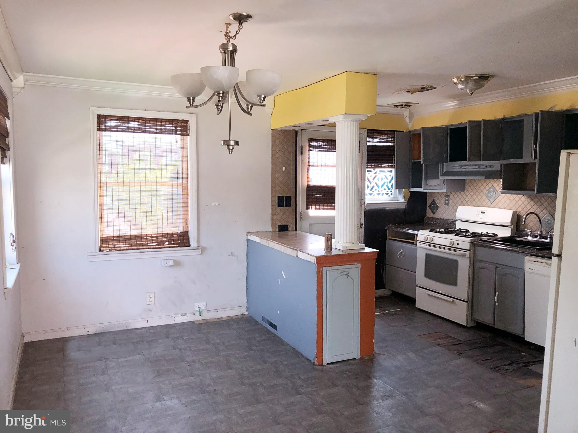 7441 Berkshire Road Baltimore, MD 21224 - Photo 9 of 22 Interior